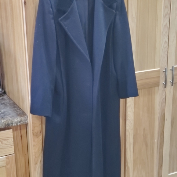 Vintage Coat - Picture 2 of 6